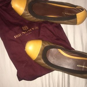 Bruno Magli 2 tone brown leather flats. 39.5 US 9